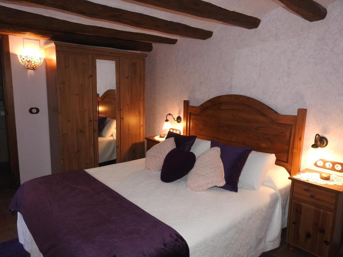 El Moli De Pontons Suites Con Jacuzzi Spa Eksteriør billede