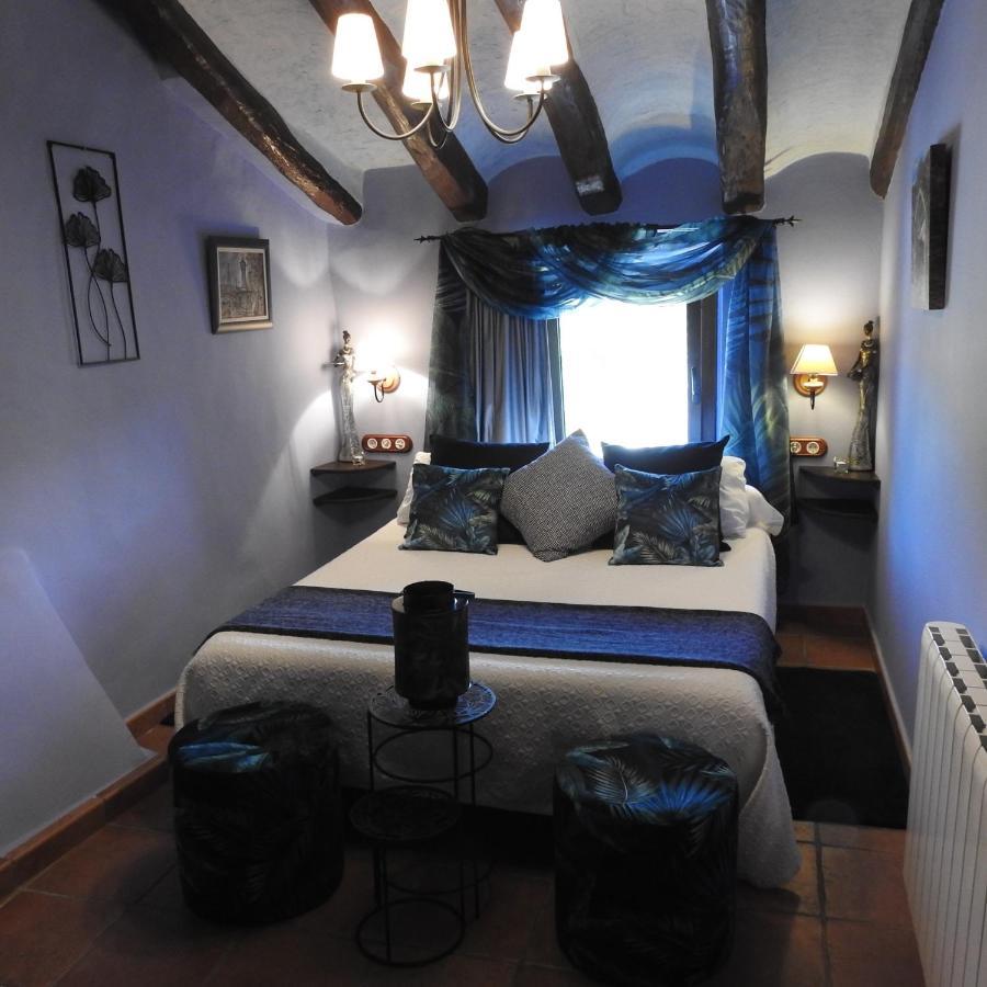 El Moli De Pontons Suites Con Jacuzzi Spa Eksteriør billede