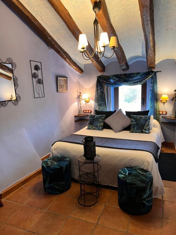 El Moli De Pontons Suites Con Jacuzzi Spa Eksteriør billede