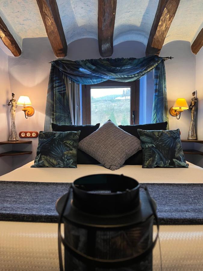 El Moli De Pontons Suites Con Jacuzzi Spa Eksteriør billede