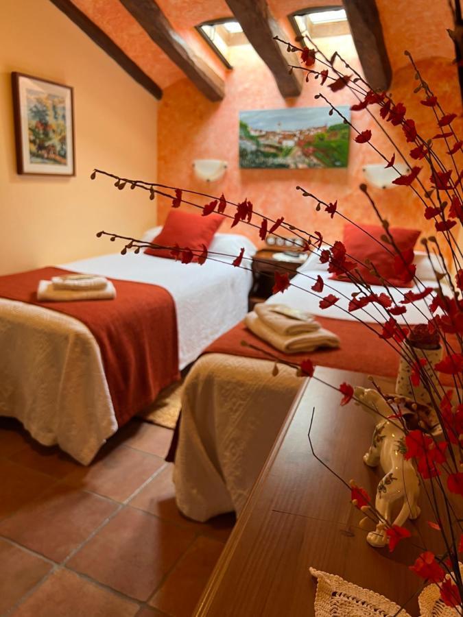 El Moli De Pontons Suites Con Jacuzzi Spa Eksteriør billede