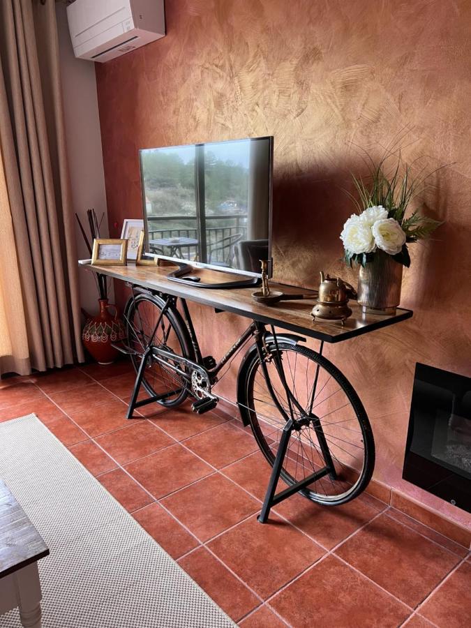 El Moli De Pontons Suites Con Jacuzzi Spa Eksteriør billede