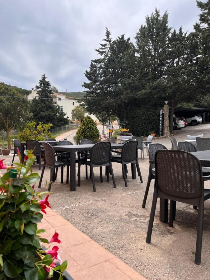 El Moli De Pontons Suites Con Jacuzzi Spa Eksteriør billede