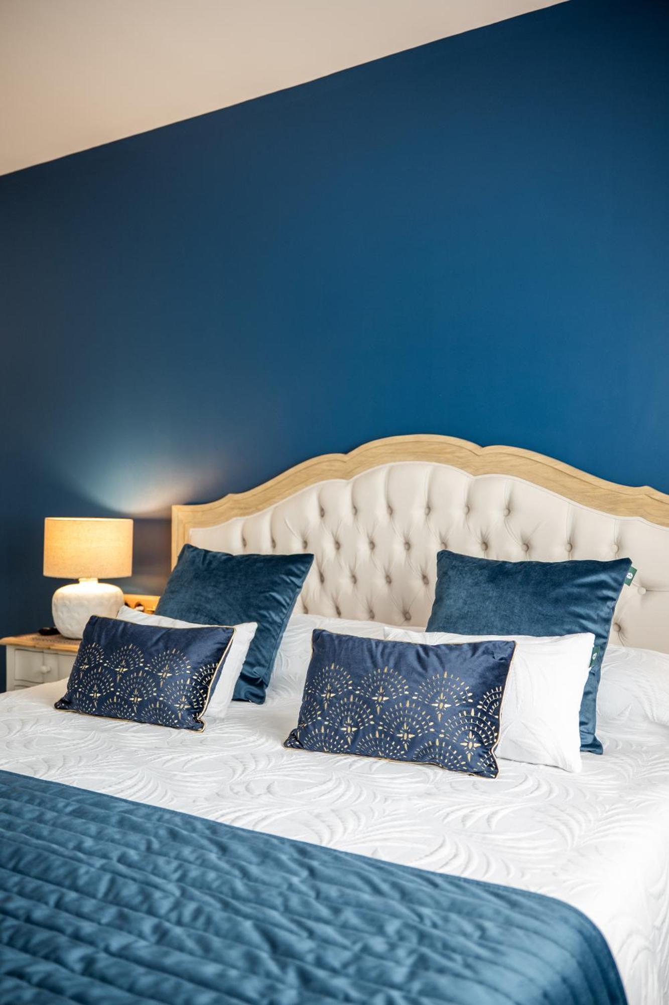 El Moli De Pontons Suites Con Jacuzzi Spa Eksteriør billede