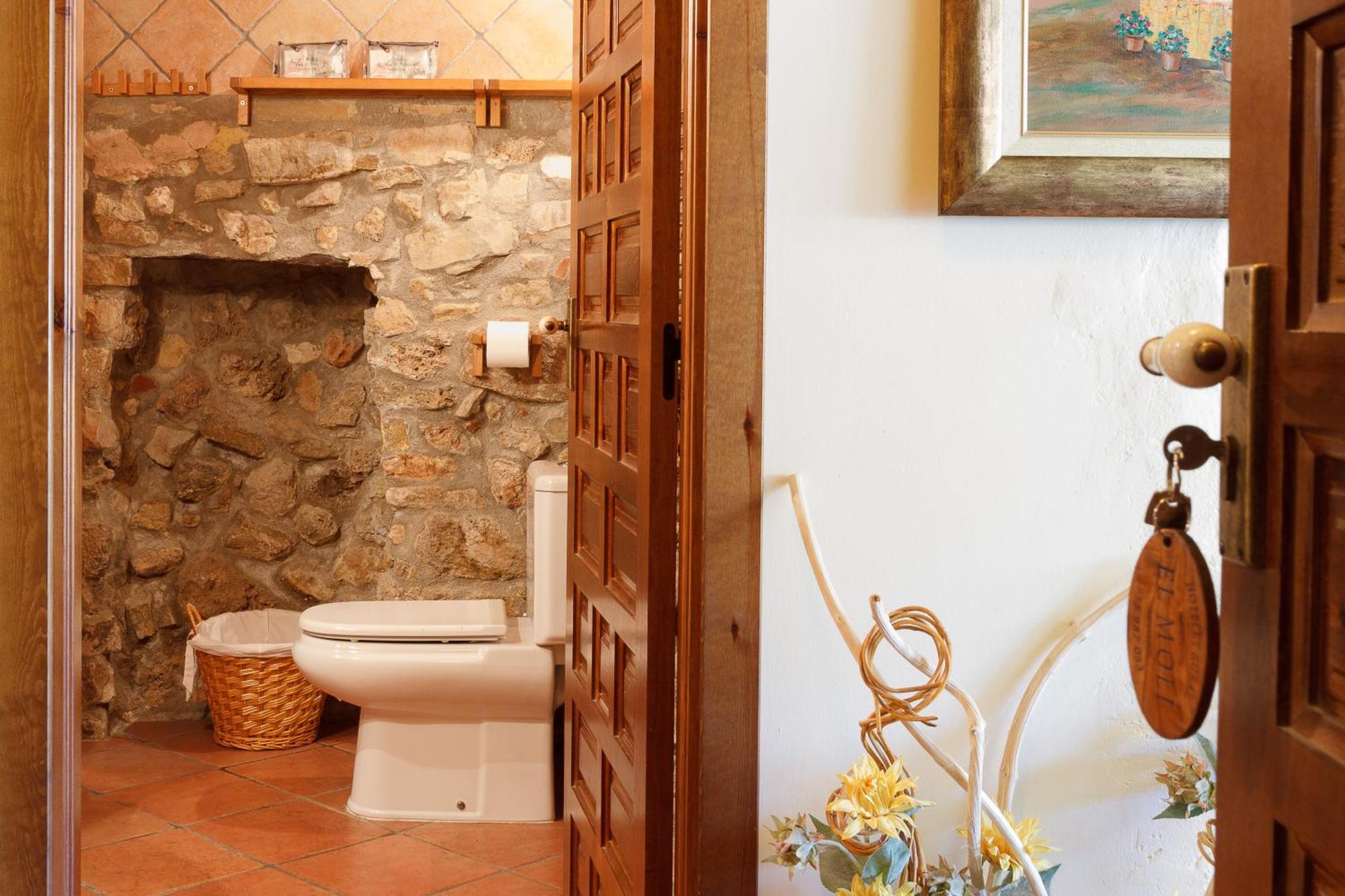 El Moli De Pontons Suites Con Jacuzzi Spa Eksteriør billede