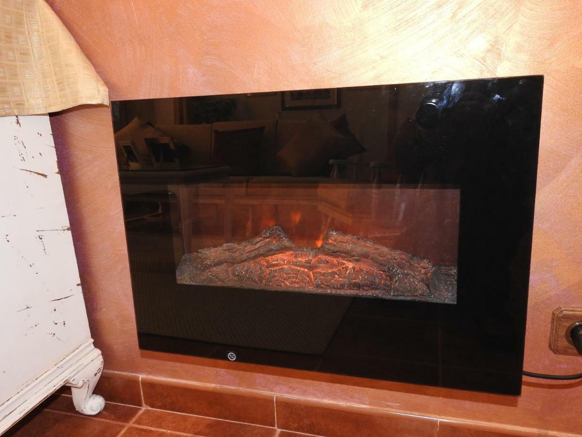 El Moli De Pontons Suites Con Jacuzzi Spa Eksteriør billede