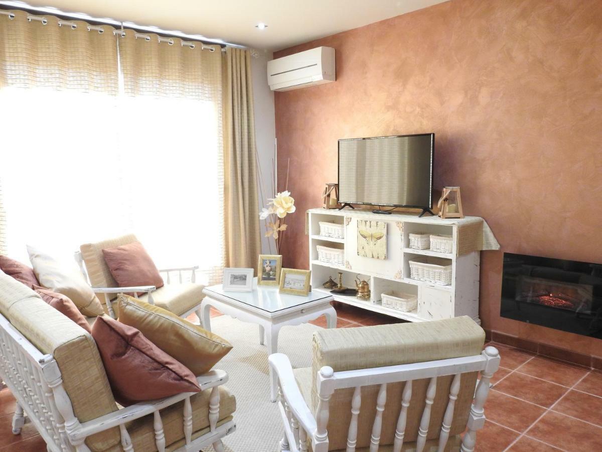 El Moli De Pontons Suites Con Jacuzzi Spa Eksteriør billede