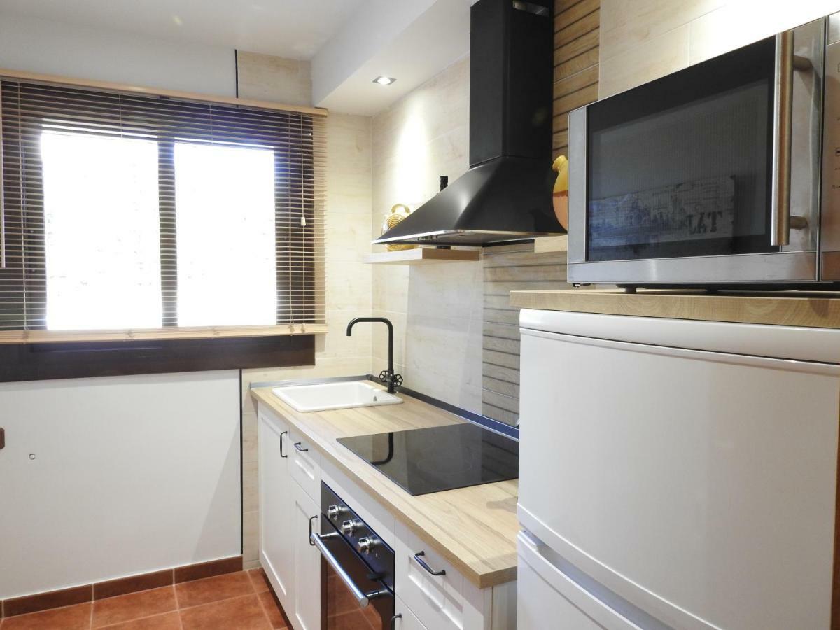 El Moli De Pontons Suites Con Jacuzzi Spa Eksteriør billede