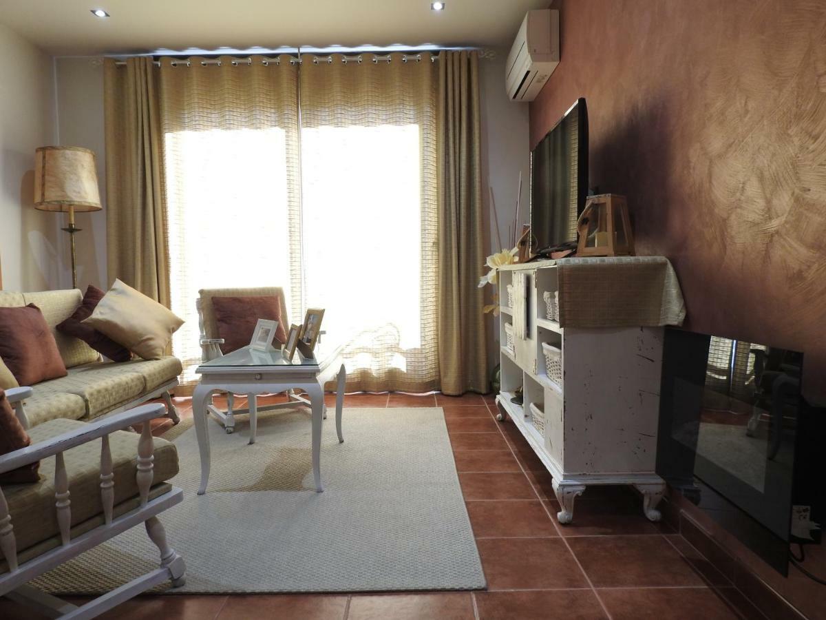 El Moli De Pontons Suites Con Jacuzzi Spa Eksteriør billede