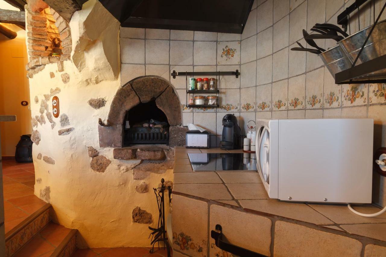 El Moli De Pontons Suites Con Jacuzzi Spa Eksteriør billede